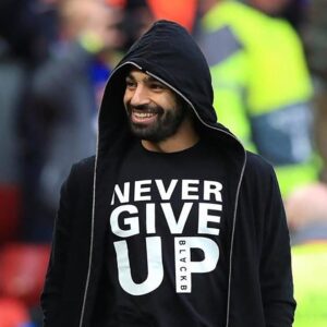 never give up t shirt black b