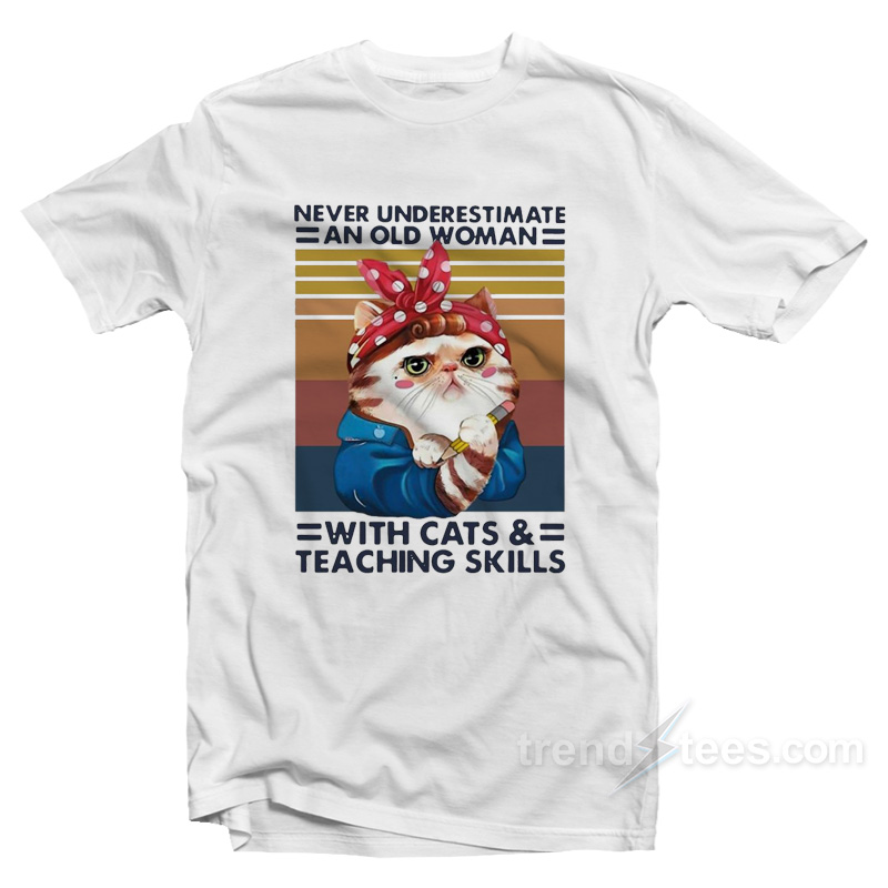 Cat Red Bandana Never Underestimate An Old Woman T-Shirt